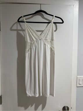 Classic Lace-Trim Chemise Nightdress - White